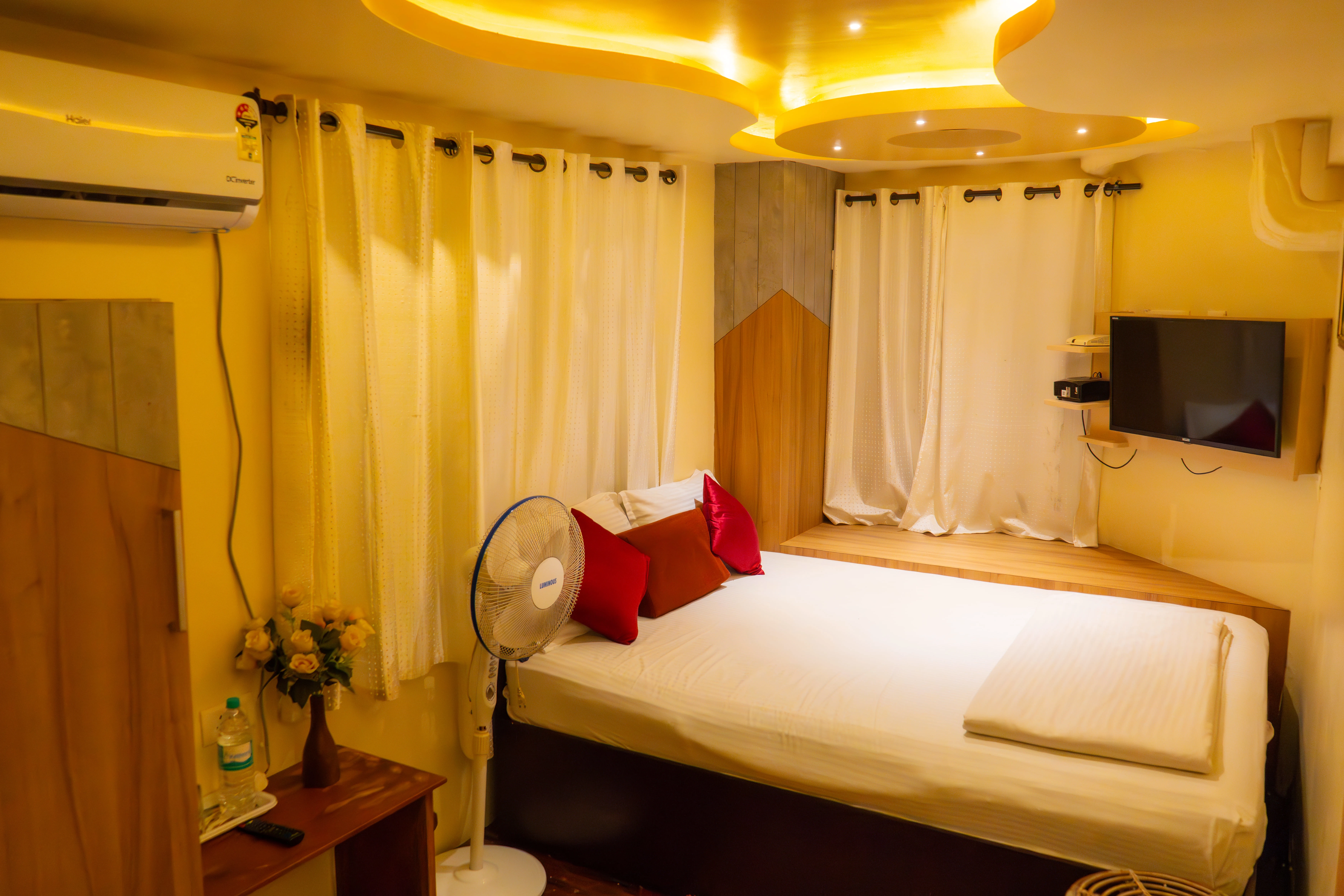 Tree Hut — B2 — view 2
